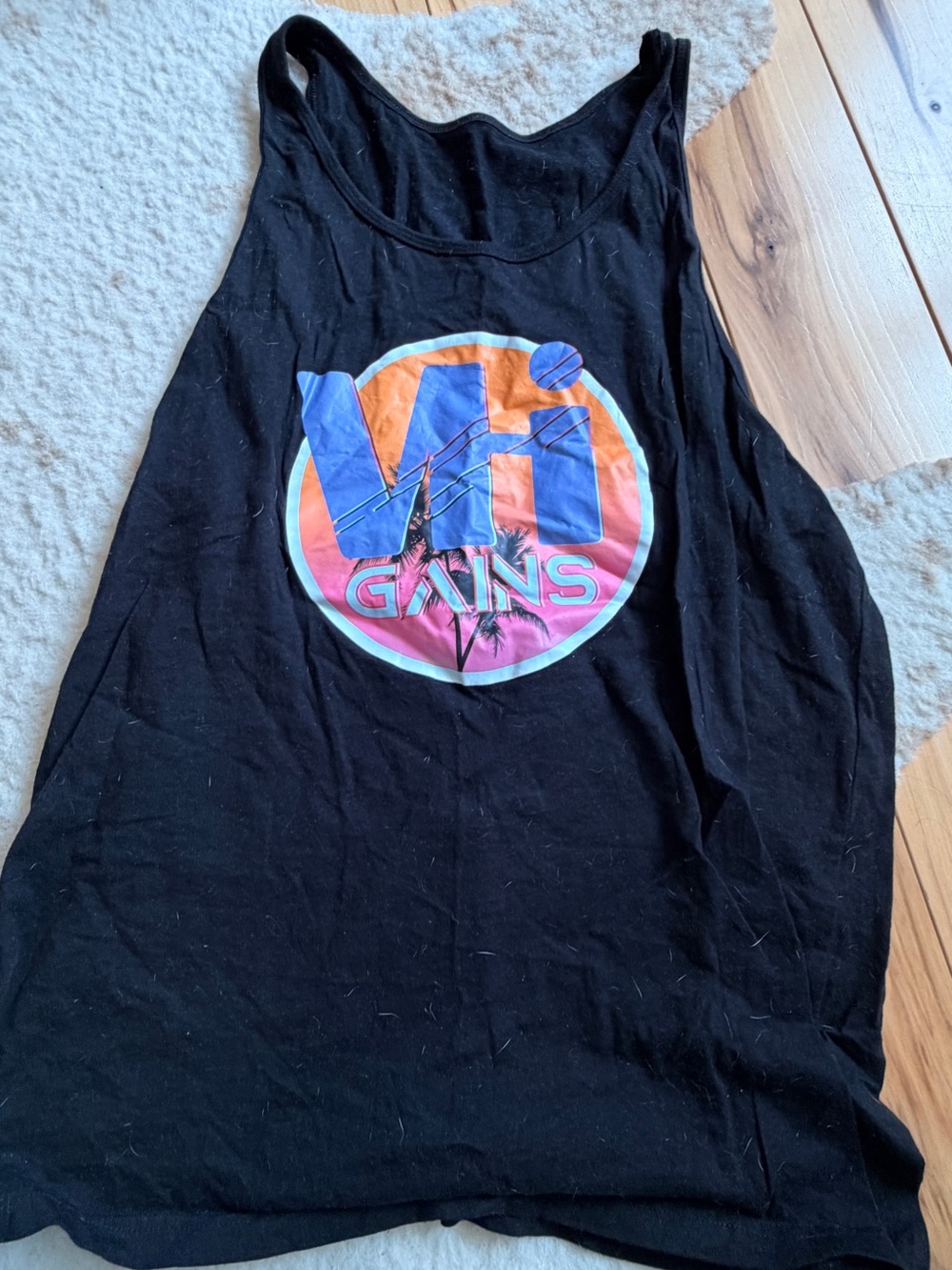VI gains men’s tank top large